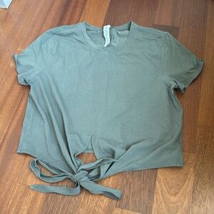 Shorts sleeve Lulu lemon tie shirt size 4 in gray